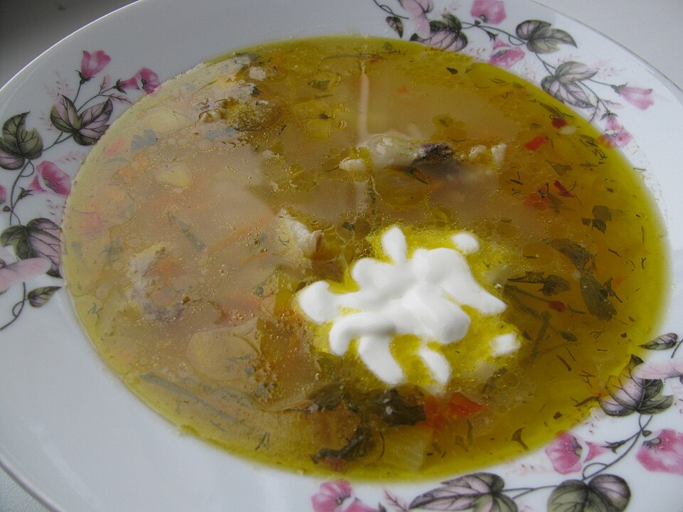 Solianka aux champignons, soupe russe sans viande
